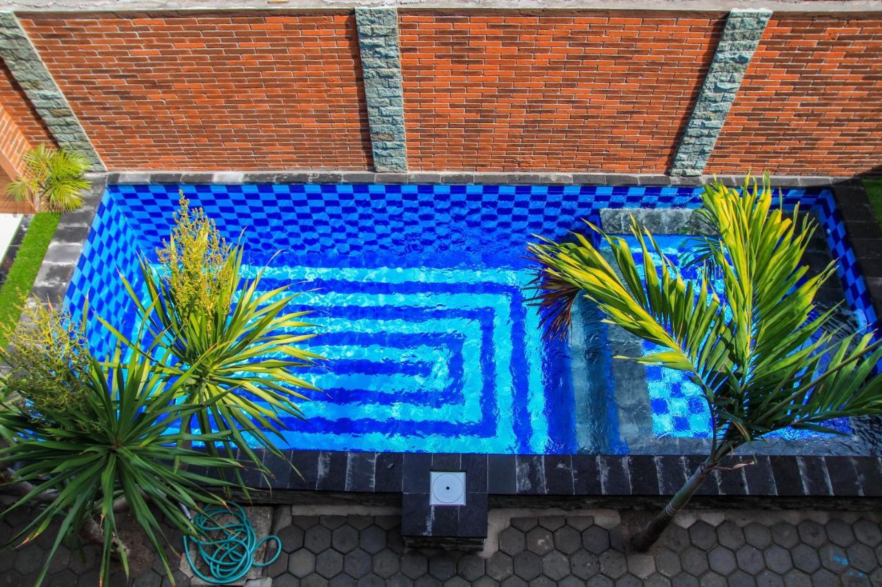 D'Tegal House Hotel Nusa Lembongan Exterior photo